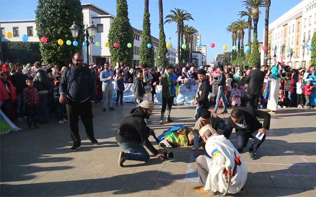 فاعلون ونشطاء يحتفون بالسنة الأمازيغية الجديدة شاهرين ورقة الاحتجاج أمام البرلمان