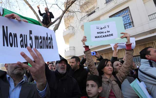 مثقفو وأدباء الجزائر يُشهرون ورقة الرفض لعهدة خامسة للرئيس بوتفليقة المنتهية ولايته