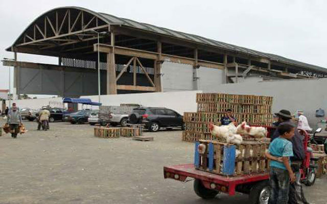 نقل سوق الجملة للدجاج من الحي المحمدي بالبيضاء يعاني خللا إداريا يهدد صفقته بالضياع