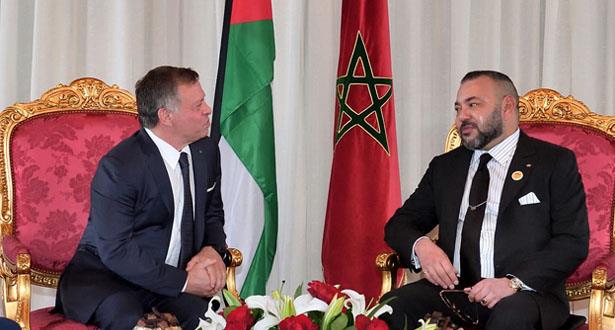 الملك محمد السادس يجري مباحثات على انفراد مع عاهل المملكة الأردنية الهاشمية
