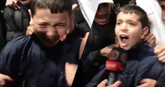 طفل ينفجر بكاءً ضد إجراءت بوتفليقة ومخاطبا أويحيى... الجزائر ماشي سوريا(مع فيديو)