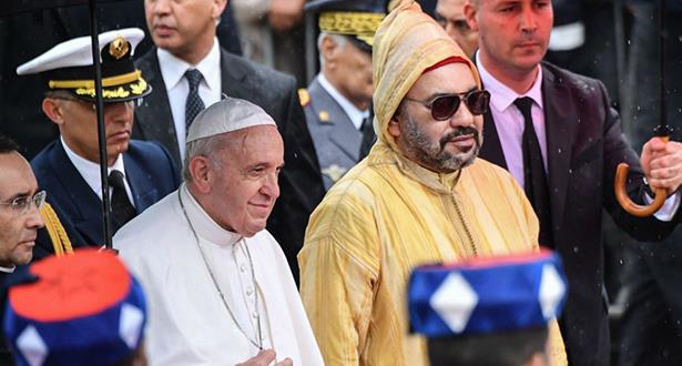 أمير المؤمنين وقداسة البابا فرانسيس يقومان بزيارة لمعهد محمد السادس لتكوين الأئمة المرشدين والمرشدات