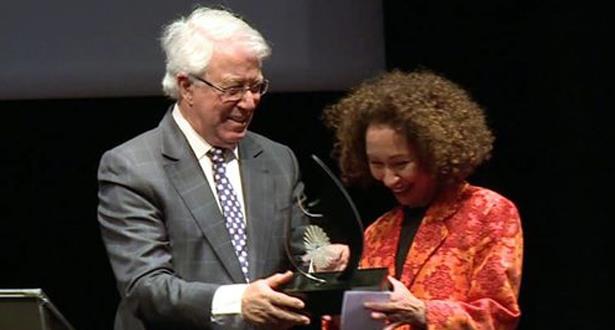 باحثة مغربية تفوز بالجائزة الكبرى لمواعيد التاريخ لمعهد العالم العربي بفرنسا