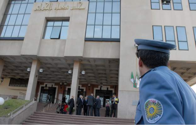 7 مجالس قضائية بالجزائر تعلن مقاطعتها للإنتخابات الرئاسية
