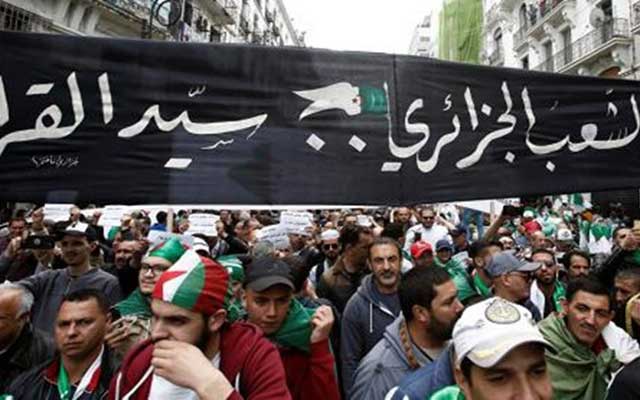 آلاف الطلاب يتظاهرون مجددا بالجزائر في أول أيام شهر رمضان