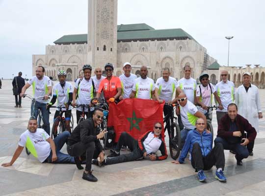 كريم موسطا سيقطع 8000 كلم من مسجد الحسن الثاني إلى مكة عبر دراجة هوائية