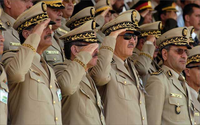 المحكمة العسكرية الجزائرية تقضي بإعدام 3 ضباط بتهمة إفشاء أسرار الدولة