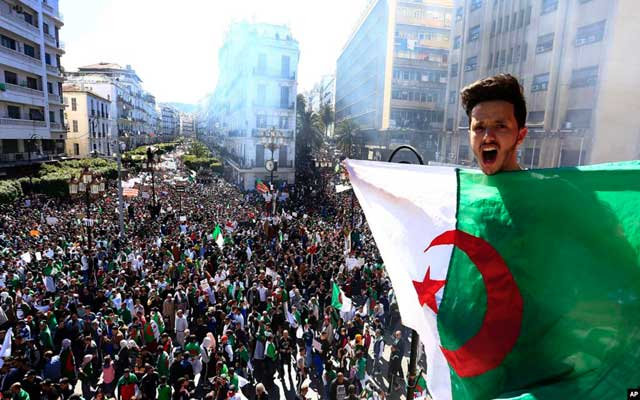 الجمعة 17:  مسيرات حاشدة في الجزائر حددت ثلاثة مطالب..ماهي؟ (مع فيديو)