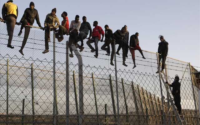 الأمن يحبط محاولة تسلل مهاجرين أفارقة لمدينة سبتة المحتلة