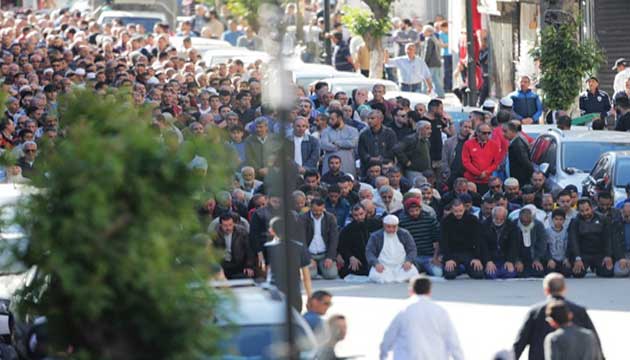 خطبة العيد بالجزائر تدعو لحماية المسيرات من الاختراق
