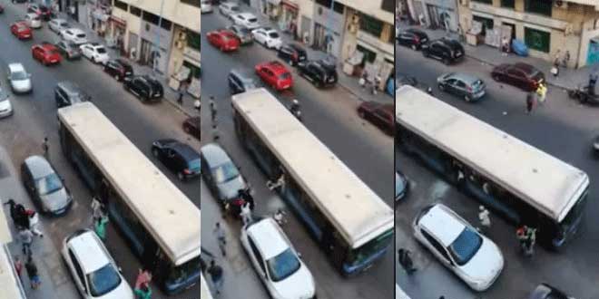 مروعو ركاب حافلة النقل الحضري بالسلاح الأبيض يقعون في شباك بوليس البيضاء (مع فيديو)
