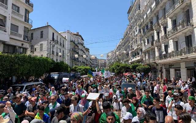 مسيرة الثلاثاء21.. طلبة الجزائر يطالبون بـ "دولة مدنية ماشي عسكرية"