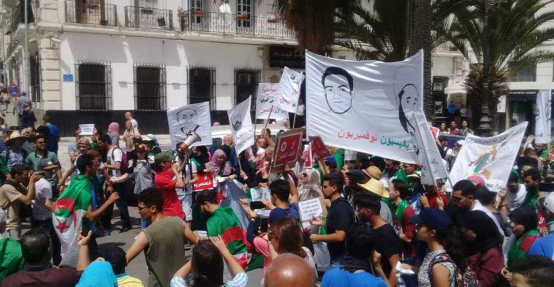 في ثلاثاء الغضب... طلبة الجزائر يرفعون شعار.."ماكانش حوار مع العصابات"