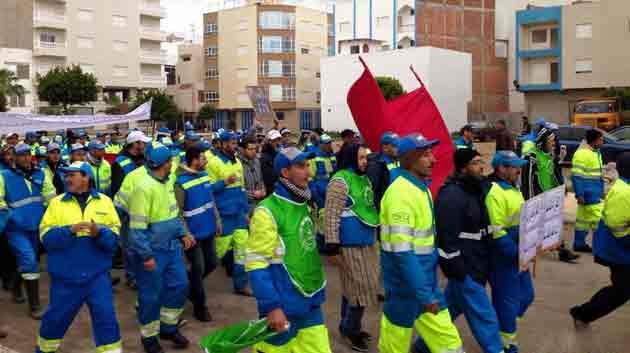 عمال النظافة بالبيضاء يشهرون ورقة الإضراب في عيد الأضحى