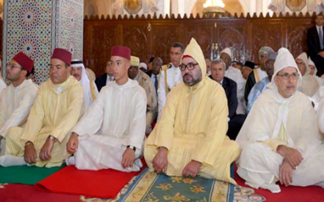 أمير المؤمنين يؤدي صلاة عيد الأضحى بمسجد الحسن الثاني بتطوان