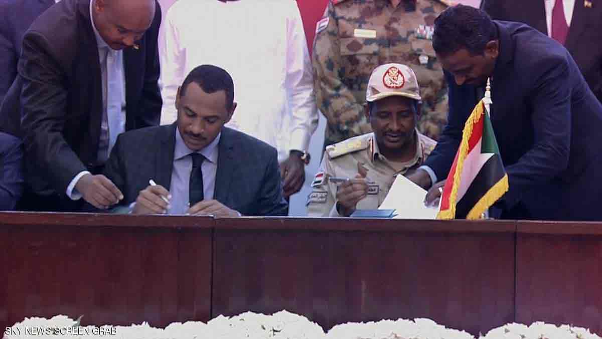 بعد 8 أشهر من الاضطرابات.. الأطراف السودانية توقع اليوم على وثائق الفترة الانتقالية