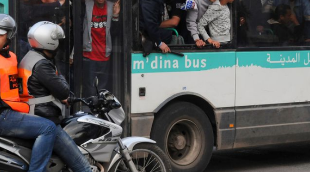 الدار البيضاء .. توقيف مرتكب سرقة تحت التهديد داخل حافلة للنقل الحضري