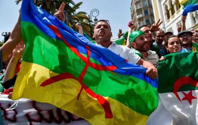 القضاء الجزائري يطلق سراح معتقل "الراية الأمازيغية"