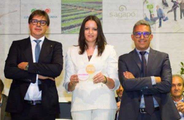 تتويج نادية بابراهيم بهذه الجائزة الكبرى في إنتاج الحلزون بإيطاليا