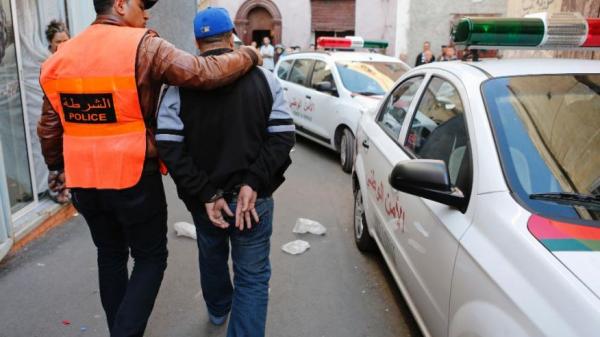 بوليس سطات يعتقل خمسينيا أجهز على سيدة بالشارع العام