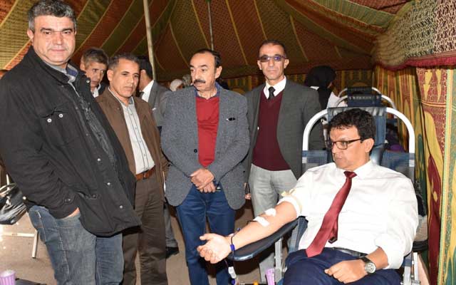 عامل إقليم الرحامنة يشارك في حملة التبرع بالدم لفائدة مرضى القصور الكلوي