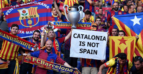 نادي برشلونة يندد بسجن انفصاليي كتالونيا