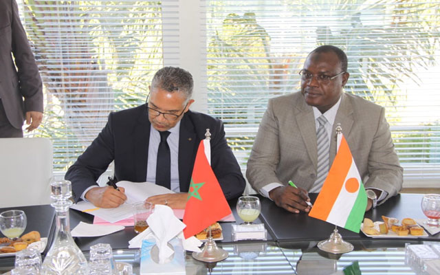 المكتب الوطني للكهرباء يوقع على اتفاقية جديدة مع جمهورية النيجر