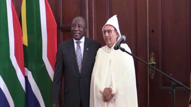 يوسف العمراني سفير المغرب ببريتوريا يقدم أوراق اعتماده لرئيس جنوب إفريقيا