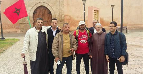 البطل المغربي هشام أوالحاج في رحلة التحدي من تيفلت إلى العيون مشيا على الأقدام