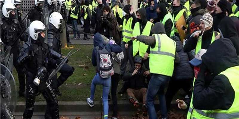 في الذكرى الأولى للسترات الصفراء.. البوليس الفرنسي يكشر عن أنيابه لردع المتظاهرين