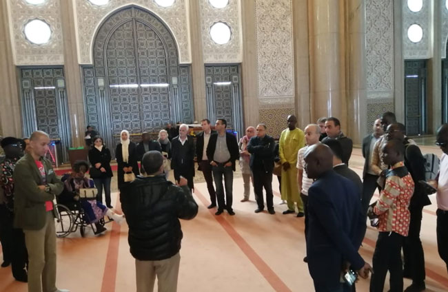 وفد أكاديمية القانون الدولي بلاهاي يزور مسجد الحسن الثاني في عيد المولد النبوي