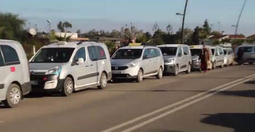 مهنيو سيارات الأجرة الكبيرة ببنسليمان في وقفة احتجاجية بعد إخبارهم بهذا القرار
