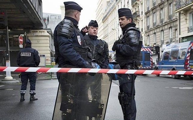 سقوط عدة جرحى في هجوم بباريس ومصرع منفذ العملية