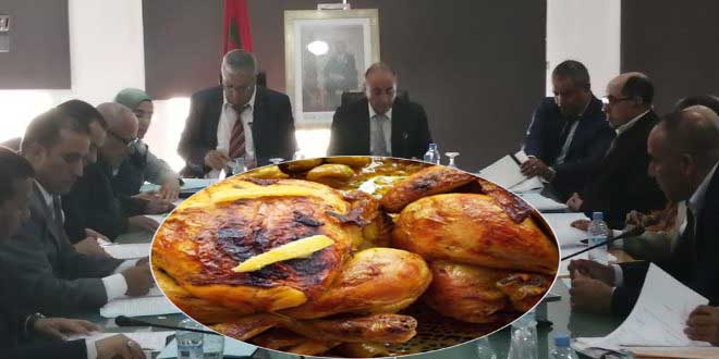 المجلس الإقليمي لبنسليمان.. بالأمس صراع طاحن واليوم غذاء بـ"أطباق الدجاج لمحمر واللحم "!