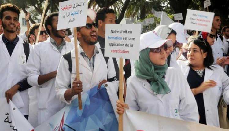 أطباء القطاع الحر يُشهرون "العصيان" على قرار الهيئة الوطنية للأطباء
