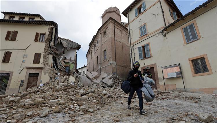 زلزال يضرب إيطاليا بهذه القوة