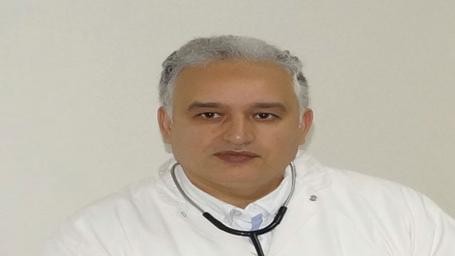 الدكتور الطيب حمضي يرد على طبيب مصري يحذّر من خطورة وضع الأطفال للكمامات (مع فيديو)