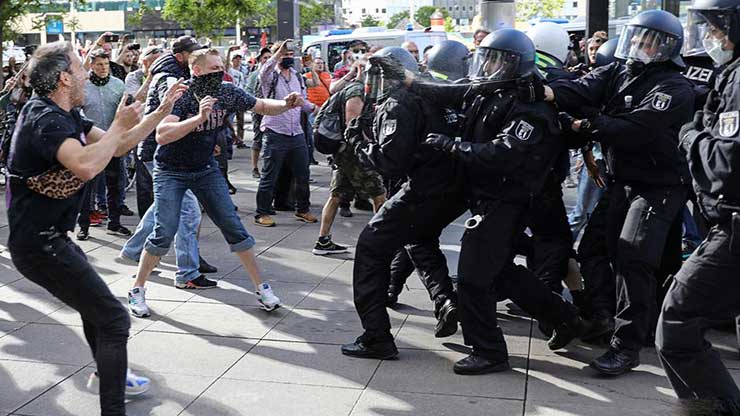اندلاع "حرب أهلية" بين الشرطة والمتظاهرين في مدينة شتوتغارت الألمانية
