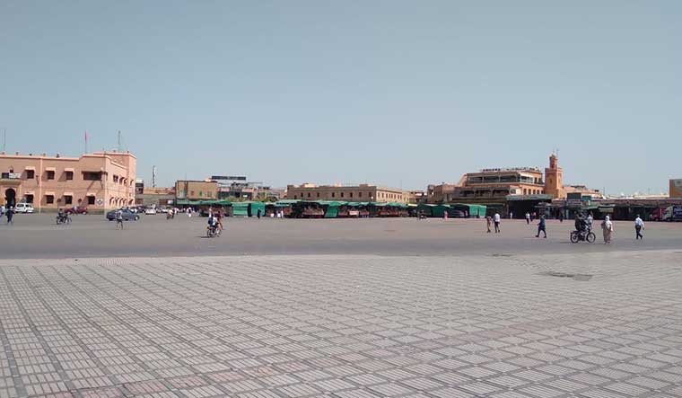 سلطات مراكش تمنع "حلايقية" ساحة جامع الفنا من "إشهار" غضبهم