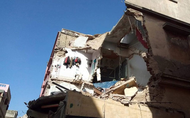 سلطات الدار البيضاء: الرياح تسقط منزلين بأنفا وتشرد 5 أسر