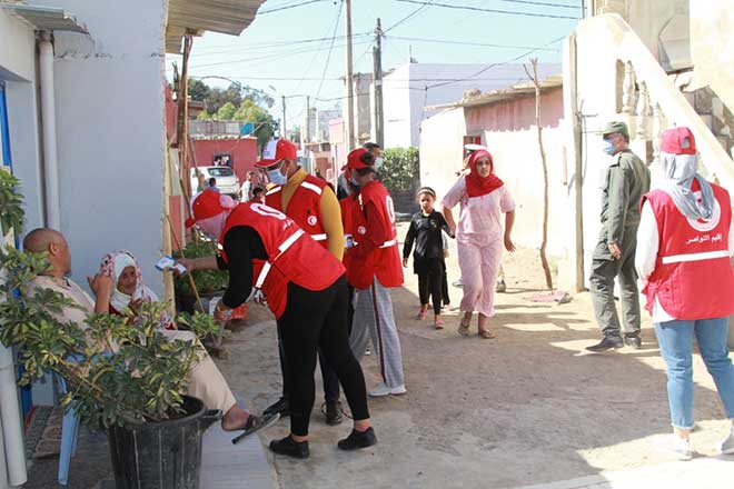 الهلال الأحمر المغربي بإقليم النواصر "يُغطي" دواويره بهذا العدد من الكِمامات