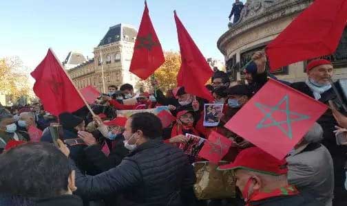 مغاربة فرنسا يتظاهرون دعما لموقف المغرب الحازم بالكركرات