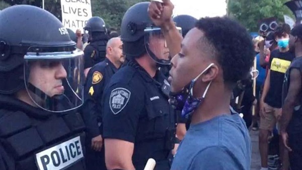 فيديو جديد يوثق لعنصرية الشرطة الأمريكية ويشعل مدينة شيكاغو