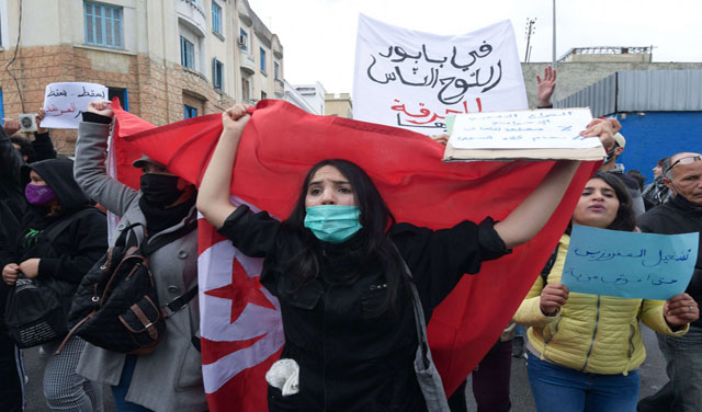 رفعوا شعار "لا لعودة دولة البوليس"..مواجهات بين قوات الأمن التونسية ومحتجين(مع فيديو)