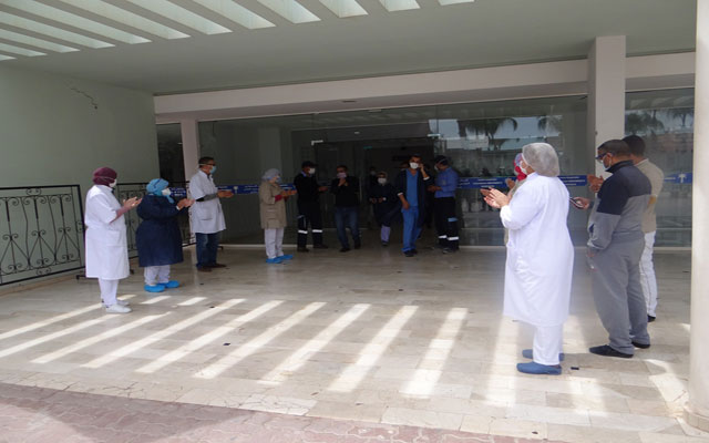نقابيون ينتفضون ضد إدارة المستشفى الجامعي لمراكش بسبب منحة " كورونا"