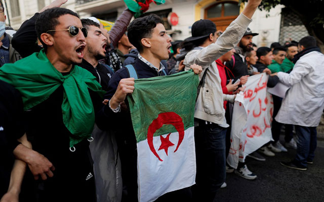 فيما يُسمن النظام عصابات البوليساريو..جنوب الجزائر يشتعل بالاحتجاجات الشعبية الغاضبة