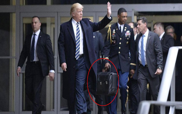 بعد فوضى الكونغرس.. ترامب يصطحب "الحقيبة النووية" في أول رحلة..