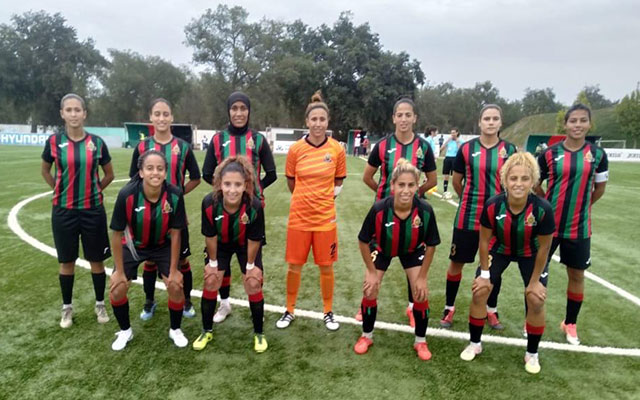 فريق الجيش الملكي لكرة القدم النسوية يتسلم درع البطولة الوطنية للقسم الأول لموسم 2019-2020