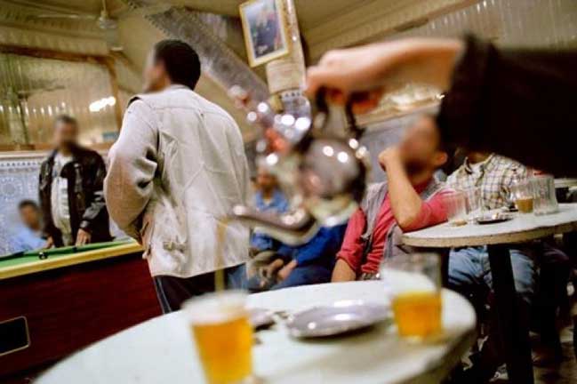 مستخدمو المقاهي يطالبون الحكومة بتمديد أوقات العمل في رمضان