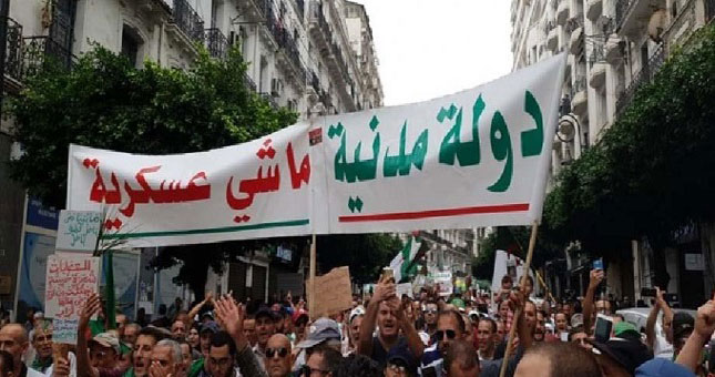 الجزائر.. الطلبة يخرجون مجددا إلى الشوارع للمطالبة بالتغيير الجذري